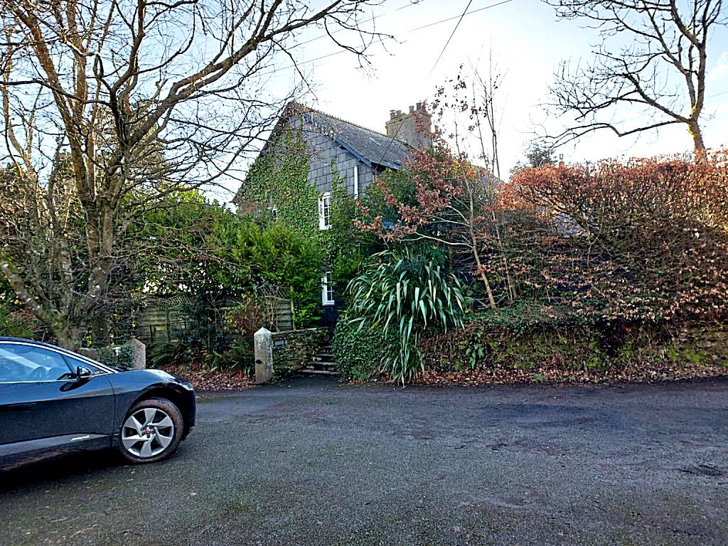 Peaceful Self-contained room near Looe